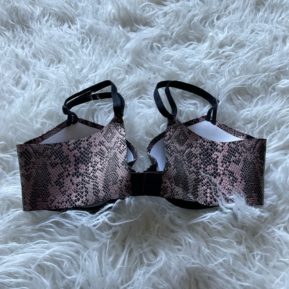 NWOT VICTORIA'S SECRET Sexy Tee Push-Up Bra - Picture 3 of 3